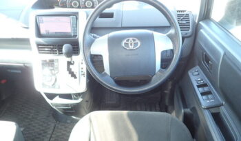 Import Toyota Voxy 2011 full